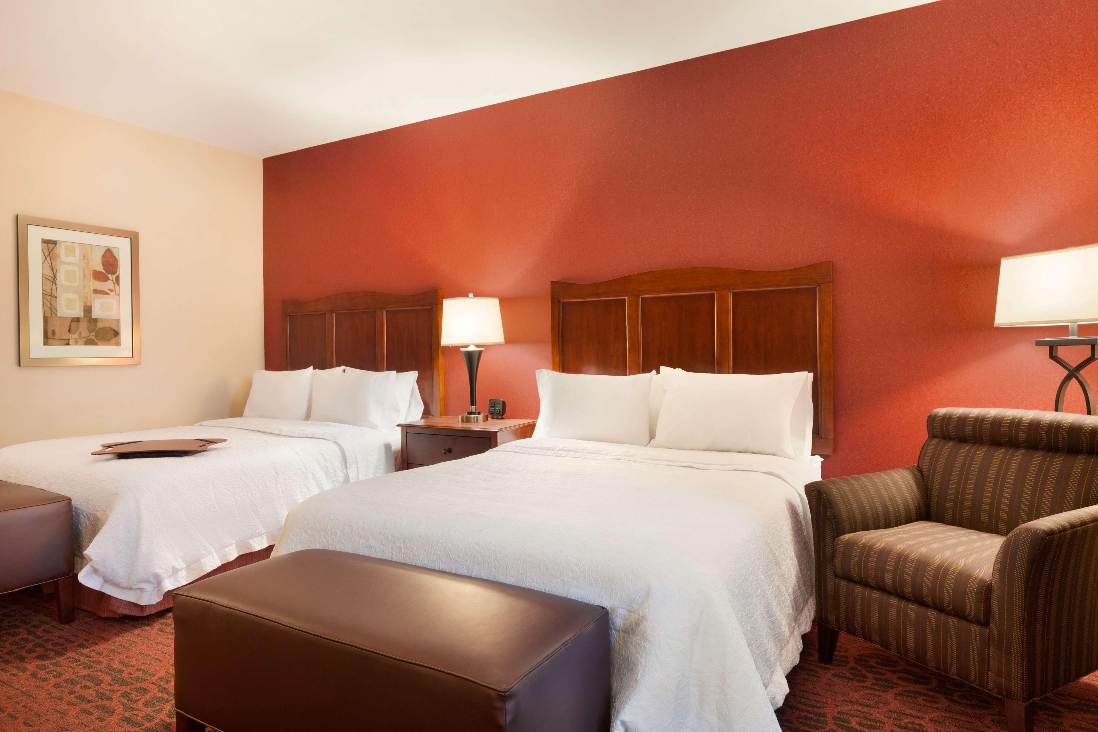 Hampton & Hotel 3*