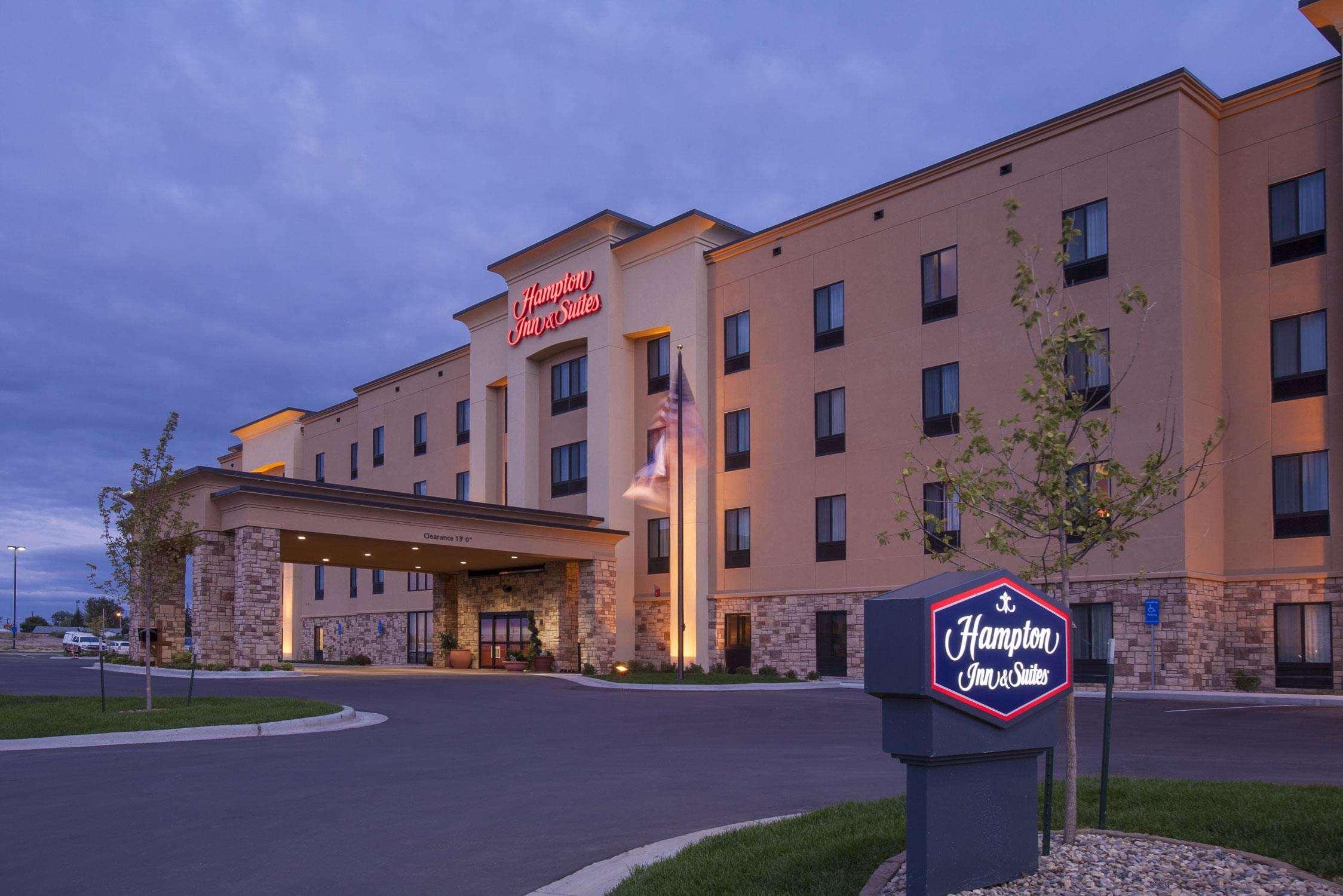 Hampton & Hotel Williston