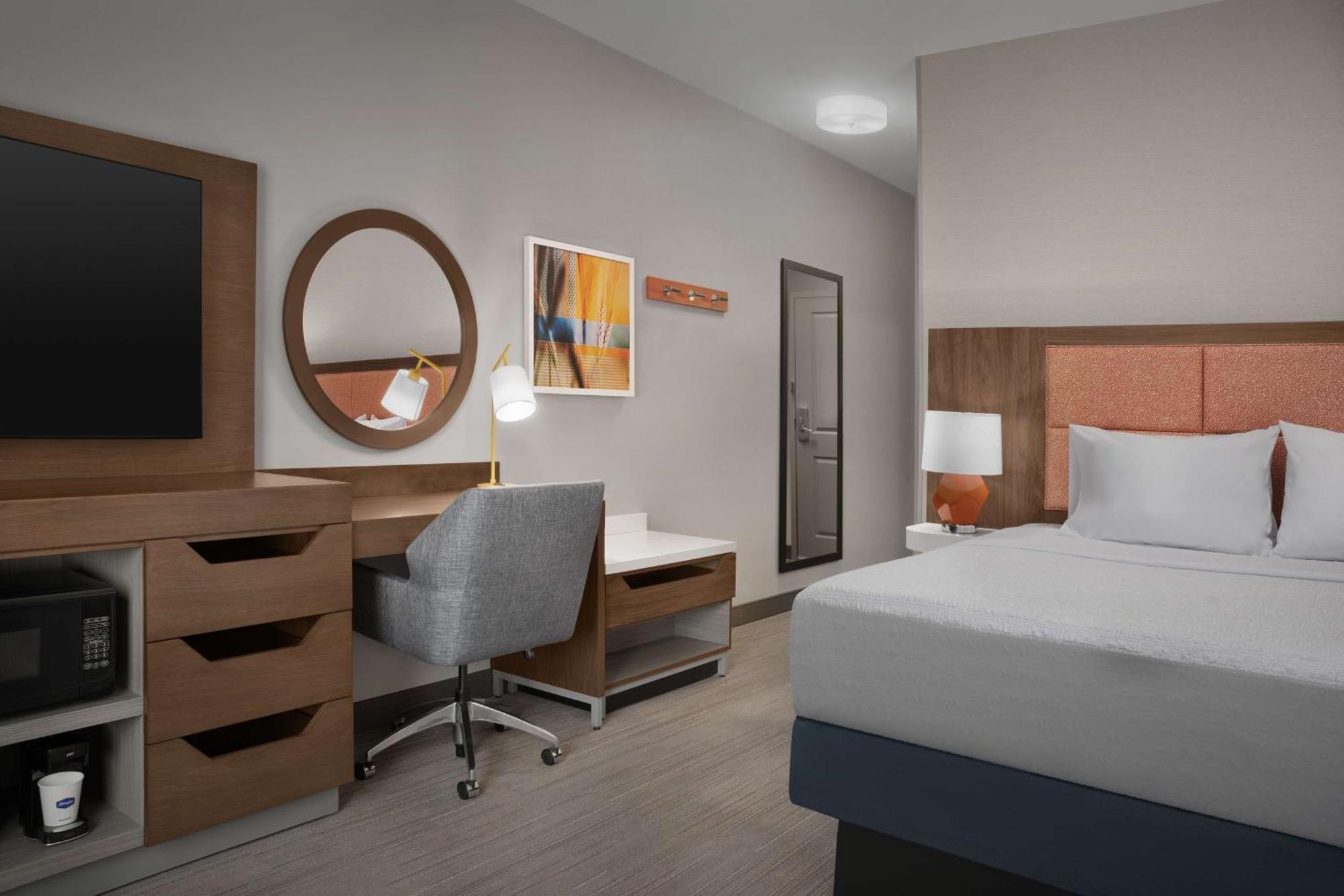 Hampton & Hotel 3*